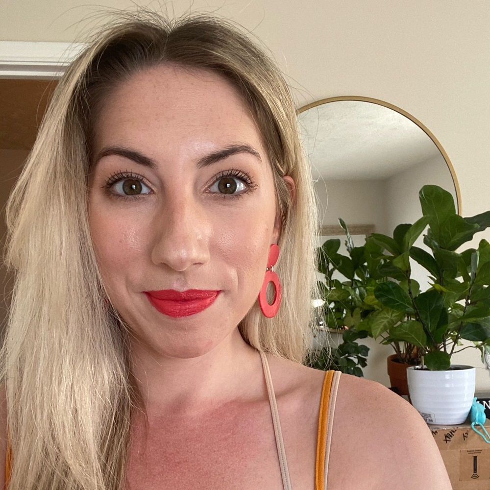 Meet your Posher, Ashley